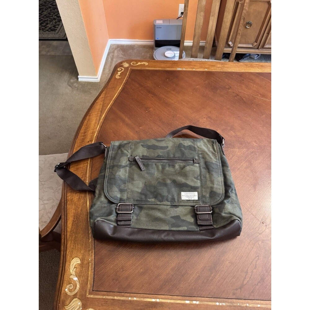 Banana Republic Laptop Messenger Shoulder Bag Work Travel Green Inner Pockets
